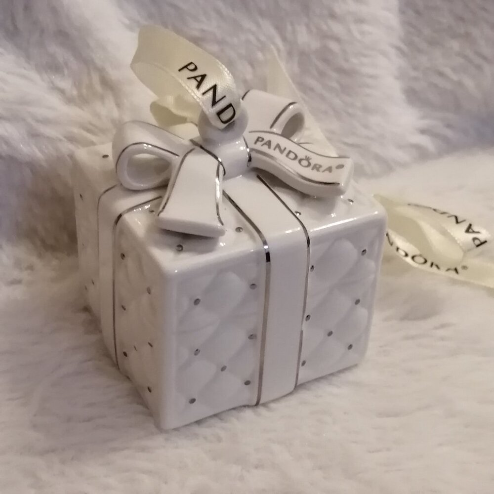 Collectible Pandora Christmas Ornament (2016)